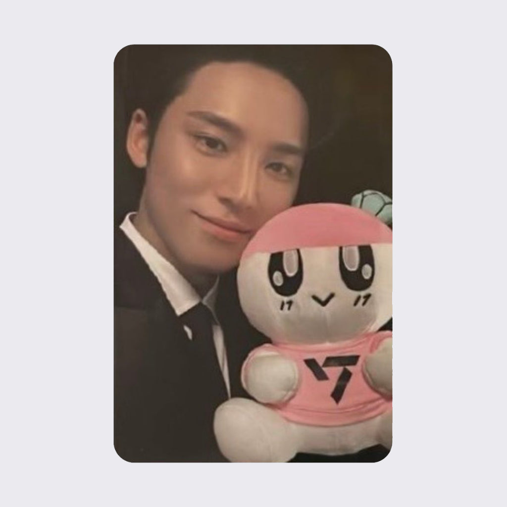SEVENTEEN US Carat World / Reflective Windbreaker Bongbongie Photocard